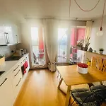 Seaview Noblessner Harbour Apartment, 8 Min To Downtown *