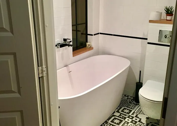 Seaview Noblessner Harbour Apartment, 8 Min To Downtown *