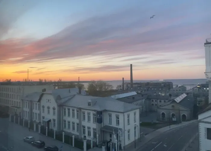 Seaview Noblessner Harbour Apartment, 8 Min To Downtown Apartment