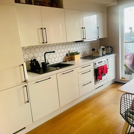 Seaview Noblessner Harbour Apartment, 8 Min To Downtown Apartamento